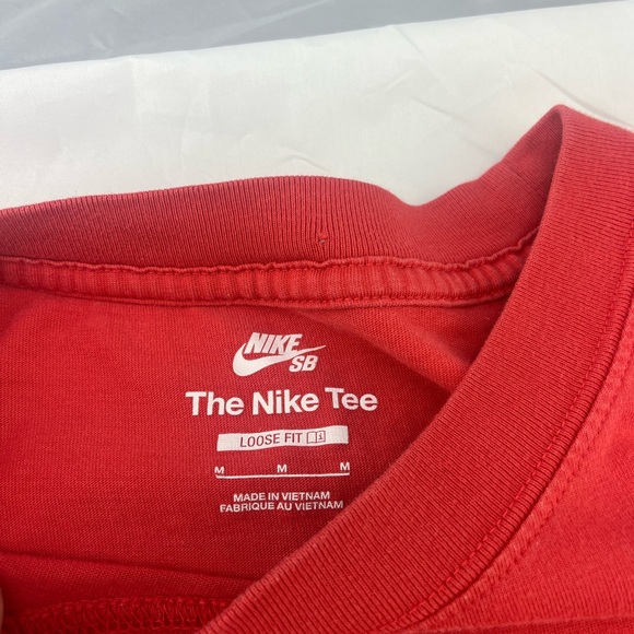 Nike SB T Shirt w Big Back Graphic Meduim - Picture 5 of 5